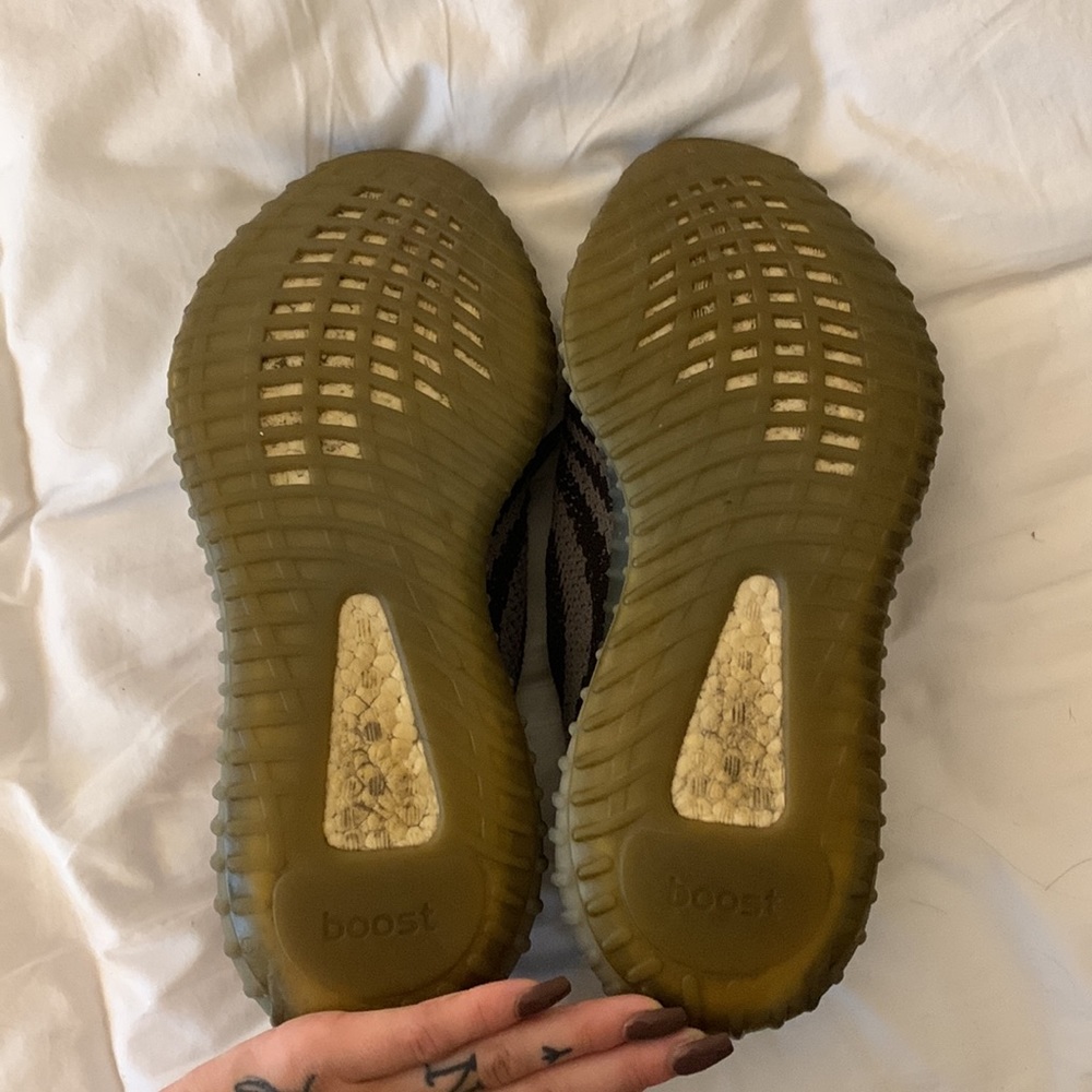 Yeezy Boost 350 - Picture 3 of 3